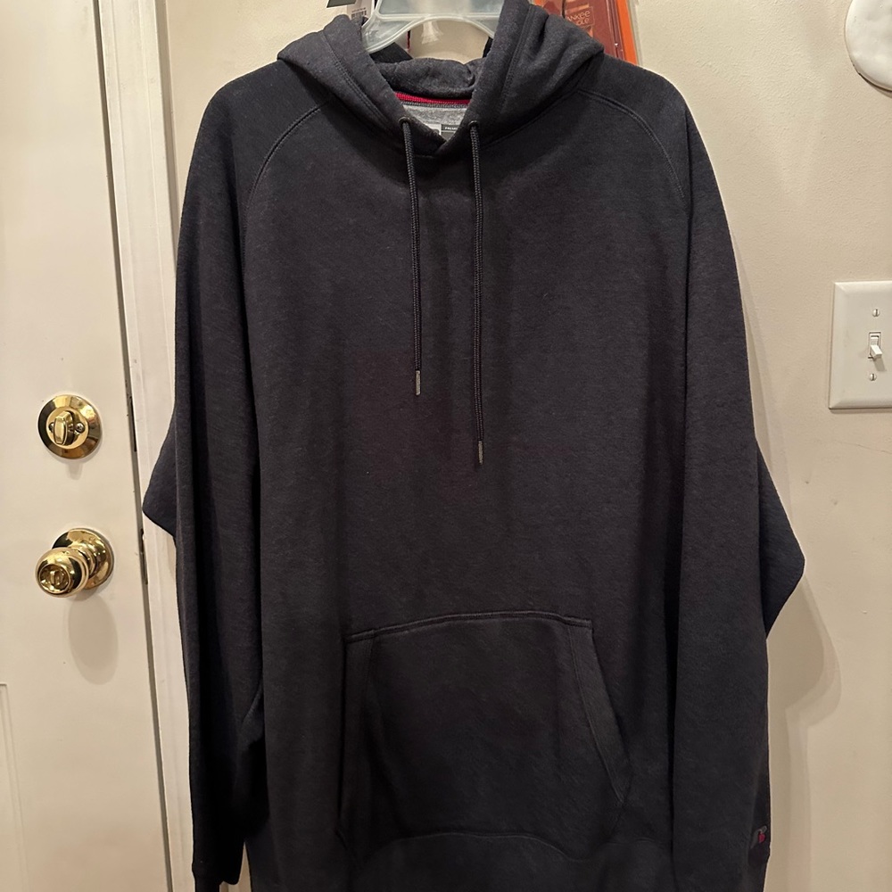 Men’s 3XL Russel Athletic Hoodie.